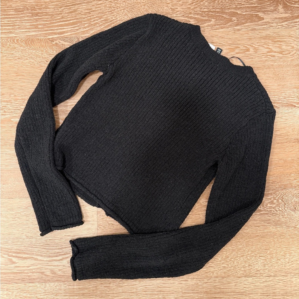 Black Ribbed Knit Cropped Cardigan - Picture 2 of 3